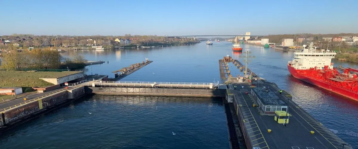 Foto 1 Schleusenanlage Kiel-Holtenau